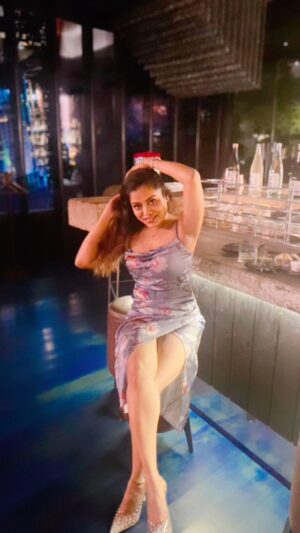 Mousumi Nayak Instagram - Sirf uski anken hi bola karti hai 🥰🧿🧚🏻
@jwmarriottdelhi 
@mousuminayakofficial 
#delhilife 
#dilwalonkasheher
#india
