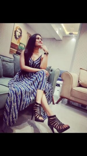 Mousumi Nayak Instagram - Chal tere Ishq main pad jate hain 💞☘️🧚🏻