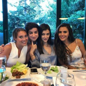 Müge Uyar Instagram - Bizim ekip güzel ekip #şevkatyerimdar