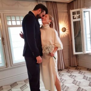 Müjgan Gönül Instagram - onlar erdi muradına biz çıkalım... bir yastıkta yaşlanın inşallah 🙏🙏🙏💐💙