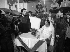 Müjgan Gönül Instagram - Yıllar sonra kamera arkası fotoğraflarımız... o zamanlar instagram yoktu napalım🤓