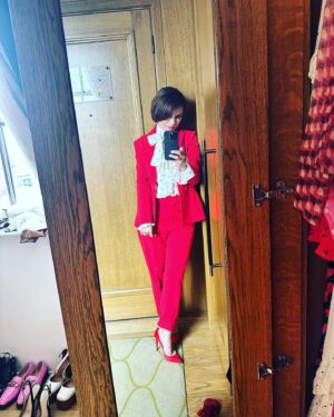 MyAnna Buring Instagram - Big thanks to @gigisdressingrm for the suit… @annahcstyle sage styling tips @terri_capon for managing my mop @elibeautygram for making up my face… and huge thank you to @netflixuk and @witchernetflix for taking such glorious care of us all… big love to @corinthialondon too! ♥️