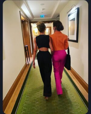 MyAnna Buring Instagram - Walking into #witcherseason3 press with one of my faves @thericawr 💃🙌💃