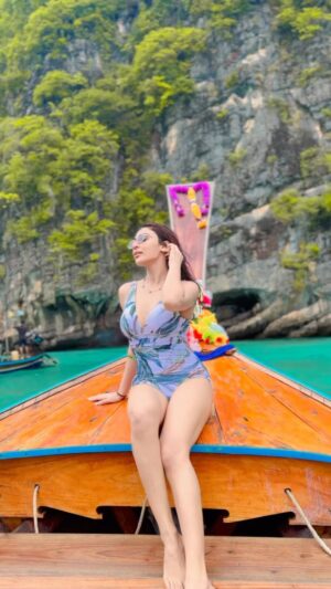 Myra Sareen Instagram - Tropical state of mind🌴