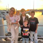 Núria Madruga Instagram - Sabem aquela menina que não queria casar e dizia que se tivesse filhos era só um? É hoje mãe de quatro miúdos maravilhosos e muito feliz. 🤍 Obrigada meus Amores, a Vida deu-me o melhor do Mundo, ser vossa Mãe. Acho que já sabem, mas Amo-vos tanto, tanto, tanto… nunca se esqueçam disso. ♥️ Meu amor @vaskini, não mudava nem uma vírgula da nossa história de Amor, todos os momentos que já passámos juntos e que fazem parte das nossas memórias. Obrigada à minha mãe, que sempre foi a minha heroína. 🤍 Feliz Dia a todas as Mães! Hoje e todos os dias.