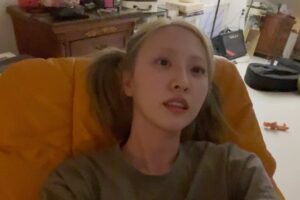 Na Hae-ryung Instagram - 나 탈색 하고 다시 제주 갈래.