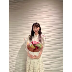 NaHo Instagram - #私がここに住む理由  七周年ファンミーティングに参加させていただきました！
久しぶりに竹内監督(@takeuchiryo_official )、
楊ちゃん(@yanchan_ch )にお会いできて嬉しかったです☺️
誕生日が近いということで、
花束まで用意していただきました💐
和之梦スタッフの皆さん、お心遣いありがとうございました！
.
很开心能参加 #我住在这里的理由 七周年fanmeeting！！
谢谢和之梦团队给我准备的惊喜💐
.
#和之梦 #七穂 #七穗 #青春有你2 #NaHo #qisui #youthwithyou #secondcultureinc