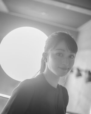 NaHo Instagram - 2021年も、皆さんありがとうございました！✨
今年はドラマ撮影、セカンドアルバムリリース、MV6作連続リリース、中国駐大阪領事館イベントなど、様々な経験をさせていただきました。　
貴重な経験が出来たことが、私にとって2021年で得た宝物です。
.
また今年は大学を卒業し、中国と日本で活動するアーティストとして、責任感をより持つようになった一年でもありました。
コロナ禍で思うように動けない時も、「日本でできることを」と一生懸命支えて下さったスタッフの皆さん、ずっと応援して下さっているファンの皆さん、本当に本当にありがとうございました！
.
今年感じた幸せ、楽しさ、辛さ、苦しさ、全て自分の糧にして、2022年は更にパワーアップできるよう、中国と日本の架け橋になれるよう、活動頑張ります！🌈
.
皆さん、良いお年を〜🐮
.
#NaHo #qisui #youthwithyou #secondcultureinc #穗月有你 #七穂 #七穗 #青春有你 #青春有你2 #麦穗们 #2021 #2022