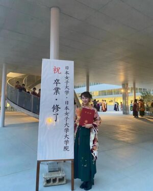 NaHo Instagram - 2021年も、皆さんありがとうございました！✨
今年はドラマ撮影、セカンドアルバムリリース、MV6作連続リリース、中国駐大阪領事館イベントなど、様々な経験をさせていただきました。　
貴重な経験が出来たことが、私にとって2021年で得た宝物です。
.
また今年は大学を卒業し、中国と日本で活動するアーティストとして、責任感をより持つようになった一年でもありました。
コロナ禍で思うように動けない時も、「日本でできることを」と一生懸命支えて下さったスタッフの皆さん、ずっと応援して下さっているファンの皆さん、本当に本当にありがとうございました！
.
今年感じた幸せ、楽しさ、辛さ、苦しさ、全て自分の糧にして、2022年は更にパワーアップできるよう、中国と日本の架け橋になれるよう、活動頑張ります！🌈
.
皆さん、良いお年を〜🐮
.
#NaHo #qisui #youthwithyou #secondcultureinc #穗月有你 #七穂 #七穗 #青春有你 #青春有你2 #麦穗们 #2021 #2022