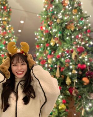 NaHo Instagram - メリークリスマスイヴ🎄
恥ずかしさを必死に堪えて撮影しました💫
イルミネーション綺麗だったな〜
.
皆さんは今年のクリスマス、何して過ごしますか？？
.
#Xmas #Christmas #クリスマス #七穂 #七穗 #青春有你2 #NaHo #qisui #UN3D #youthwithyou #secondcultureinc