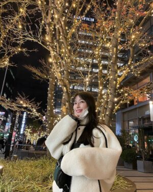 NaHo Instagram - メリークリスマスイヴ🎄
恥ずかしさを必死に堪えて撮影しました💫
イルミネーション綺麗だったな〜
.
皆さんは今年のクリスマス、何して過ごしますか？？
.
#Xmas #Christmas #クリスマス #七穂 #七穗 #青春有你2 #NaHo #qisui #UN3D #youthwithyou #secondcultureinc