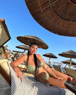 Nadège Lacroix Instagram - Bon week end les coupains 💙💋

#italia #vacation #weekend #soleil #plage #bikini #relax #mylife #happyme #togo