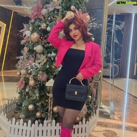 Nadeen Alfahd Instagram - 🎄🎄Happy new year #نادين_الفهد #تحديات_تيك_توك #مشاهير_تيك_توك #اكسبلورexplore #CapCut #trending #trend