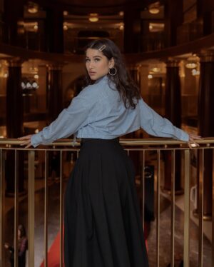 Nadia Al Saidi Instagram - Jugando a ser fashionista en la #mbfwmadrid 💅🏼

📸: @dorian.ph