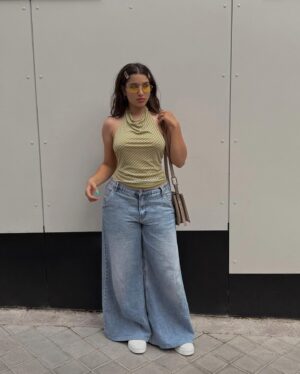 Nadia Al Saidi Instagram - La última foto es claramente la más sexy🌚 @pullandbear #pullandbearcommunity