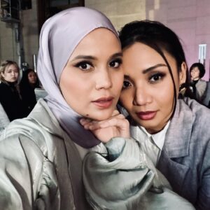 Nadia Aqilah Instagram - #SeOfis dump! 
Dah keluar di @tontonmy, enjoy 🦋 

@dramasangat