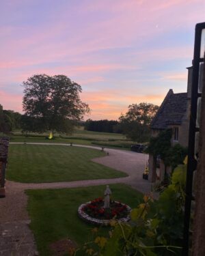 Nadia Parkes Instagram - Think I sat on that windowsill for about 6 hours