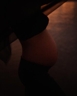 Nadia Saphira Instagram - One last bump post for good measure 🤰🏻 #32weeks #month8