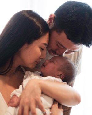 Nadia Saphira Instagram - The last time I was this sleepy and happy was the very first weeks of meeting your dad. We have come full circle my boy 🤍 #3weeks