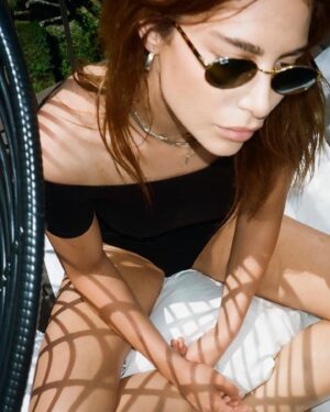 Nadia Hilker Instagram - The bird a best, the spider a web, mankind #love 🕷❤️

#Rayban #Sun #DayOff #Portugal #NadiaHilker