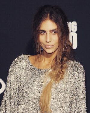 Nadia Hilker Instagram - Ready for tonight’s episode?🙈 How far you’d go for love?
#twd