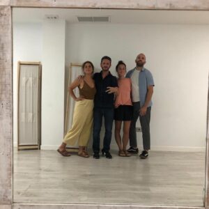 Nadia de Santiago Instagram - “Cuando las arañas tejen juntas, pueden atar a un león”
(Proverbio etíope)

Gracias @ines.pintor y @pablo.santidrian por este inolvidable viaje y al resto del equipo que ha hecho posible #ElTiempoQueTeDoy

Gracias @netflixes por darnos la confianza, el mimo y toda la libertad para poder contar esta historia.

Soy tremendamente afortunada🤍

#proximamente