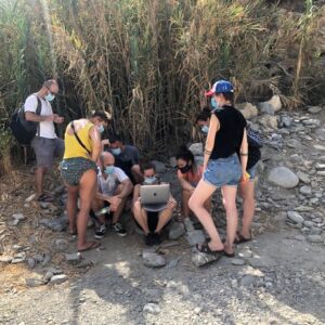 Nadia de Santiago Instagram - “Cuando las arañas tejen juntas, pueden atar a un león”
(Proverbio etíope)

Gracias @ines.pintor y @pablo.santidrian por este inolvidable viaje y al resto del equipo que ha hecho posible #ElTiempoQueTeDoy

Gracias @netflixes por darnos la confianza, el mimo y toda la libertad para poder contar esta historia.

Soy tremendamente afortunada🤍

#proximamente