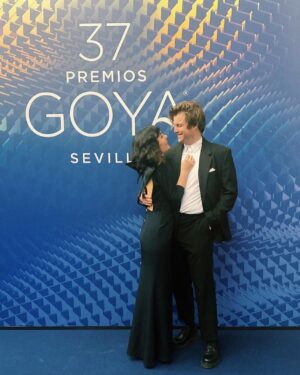 Nadia de Santiago Instagram - Noche bonita de reencuentros y emociones celebrando nuestro cine. Gracias a la @academiadecine una vez más por juntarnos y compartir. Ha sido un año precioso de historias✨

Gracias @silviafernandezatelier por el vestidazo y la pasión, a @justeneshoes por los cómodos zapatos, a @bea_soldado por las joyitas y a @galleryroomc por la ayuda y la coordinación. 
Y a mi @marafervi junto con @dior y @diorbeauty por el maqui.

#Goya2023
