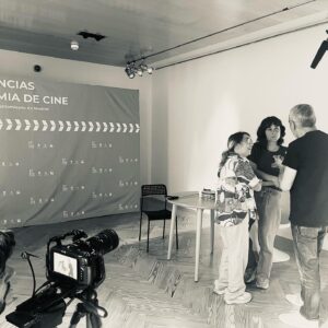 Nadia de Santiago Instagram - Que divertido fue investigar y compartir nuevas formas de interpretación con @annamarchessi en las clases de dirección de actores de las residencias artísticas de la @academiadecine. 
Espero que el proyecto vaya fenomenal! ✨🕯️