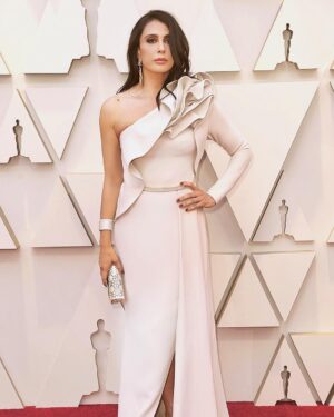 Nadine Labaki Instagram - Thank you @eliesaabworld @cartier @sarahsbag @tammyyi @cynthiasarkisperros for being such beautiful companions during this journey ! @capharnaumthefilm @theacademy #capernaum