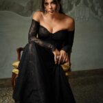Nadine Labaki Instagram - Venice and its glamour ! Thank you @cartier @ramikadi @francescabrazzo @bentalbott @cynthiasarkisperros @nadimzoghbi #80thvenicefilmfestival #biennaledivenezia