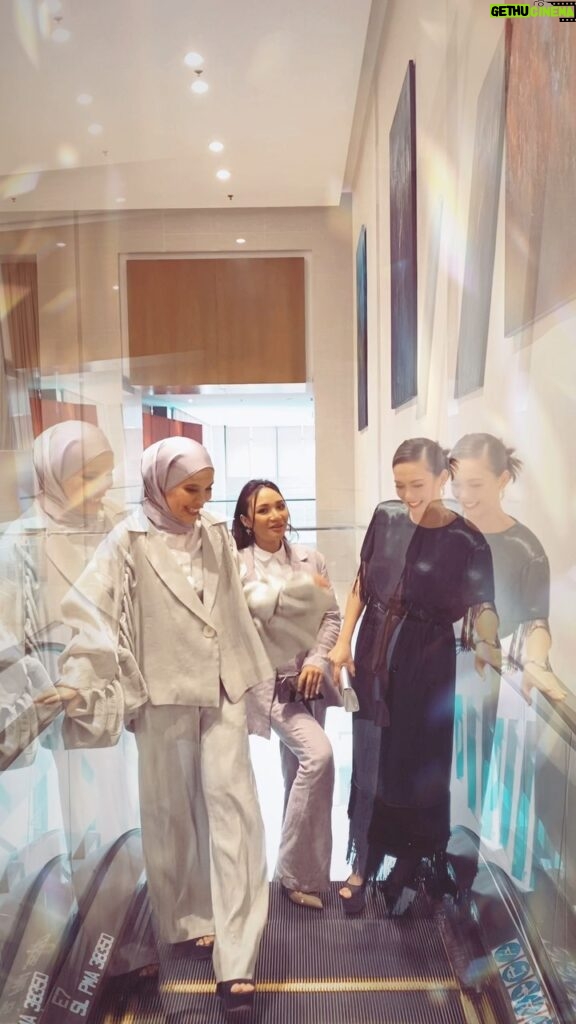 Nadiya Nisaa Instagram - Spending time with these two beautiful ladies, makes it a wonderful shoot. Can we have season 2 proposal coming already 🙏🏼🙏🏼 Our wardrobe by @mimpi_kita @afiqmofficial Location by @fourpointspuchong Nantikan #SeOfis di @tontonmy 💖