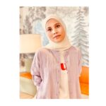 Nadiya Nisaa Instagram – Lilac dreams and sunshine beams 💜🍬🪻

On set #SeOfis wearing @poplook 💜