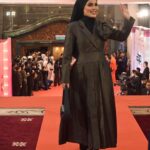 Nadiya Nisaa Instagram – Alhamdulillah tahniah @abpbh35 @beritaharian untuk satu lagi penganjuran malam anugerah yang sangat bermakna bagi industri hiburan tempatan. 

Saya rasa beruntung sekali dijemput untuk tahun ini (biasanya liga popular selalu di luar radar saya 🤭) akan tetapi saya seronok sekali melihat muka2 baru yang menyinari sangat-sangat berbakat & mempunyai pengaruh yg sangat hebat. Keep it up 👍

Saya juga turut terinspirasi melihat nama-nama besar yg sudah pun established dalam industri masih kekal relevan & berbisa dalam berkarya. Begitulah adat dimana2 pun, yg baru & lama akan saling melengkapi. 
Yang penting, kita tetap ikhlas & care about our work. 

Thank u for having me #ABPBH35 😉

>> Slide to see my  1 😉 handsome tak? 

Love & kisses to my Glam Team:
Styled by @minluna @minlunagency 
Make-up by @warnabilla 
Dress by @mimpi_kita 
Hijab stylist @kakpaten_kp 
Skin prep by @mumsheaven 
Photo & Assist by @ffrhfaezh