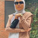 Nadiya Nisaa Instagram – My happy square face dah lama tak jumpa sunglasses yang match 🦸🏻‍♀️ extra points sebab ada UV shield ⚡️

Oooh.. i am one of the @cool.aunty 💖