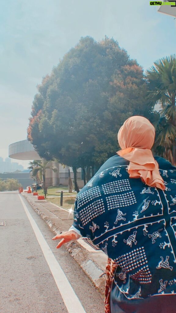Nadiya Nisaa Instagram - Outfit check untuk promo telemovie “Angin” di Selamat Pagi Malaysia pagi ni ☀️