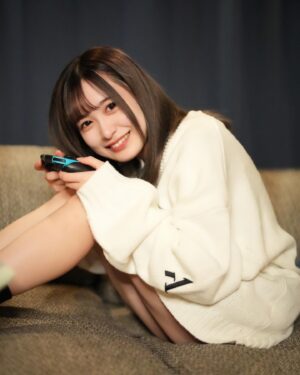 Nagisa Hayakawa Instagram - 一緒にゲームしても、負けて拗ねるので勝たせてくれる？
