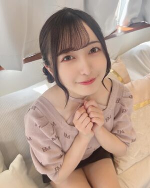 Nagisa Hayakawa Instagram - .
お家デートとかどう？