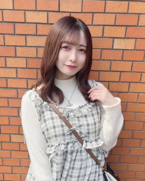 Nagisa Hayakawa Instagram - .
春はたくさんお出かけしたいねーー！🚗💞

#merryjenny #merryjennyコーデ #春ワンピース #runwaychannel #markstyler #春コーデ #メリジェニ #メリージェニー #春服コーデ #巻き髪ロング