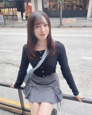 Nagisa Hayakawa Instagram - .
見つめられて照れてるの？？😼