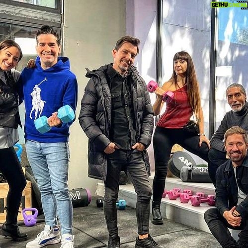 Naiara Awada Instagram - Una semana épica y feliz de trabajo con compañeros maravillosos con los que disfruto muchísimo compartir 🌈🙌❤️💕🙏 1) con @nachoo_cp en @fueradejoda @telefe 2) @editandoteleok con el gran @luispineyro y equipo para @canalnetar @kuarzoar 3) camarines @kuarzoar con @nancypazos 😈 que nos conocemos hace tantos años 💕☺️ 4) la que me da los mejores consejos y me muero de risa @calubonfante 5) mi amigo de hace añoooooooos el gran y papá de la perrita mas tierna @cesarjuricichok