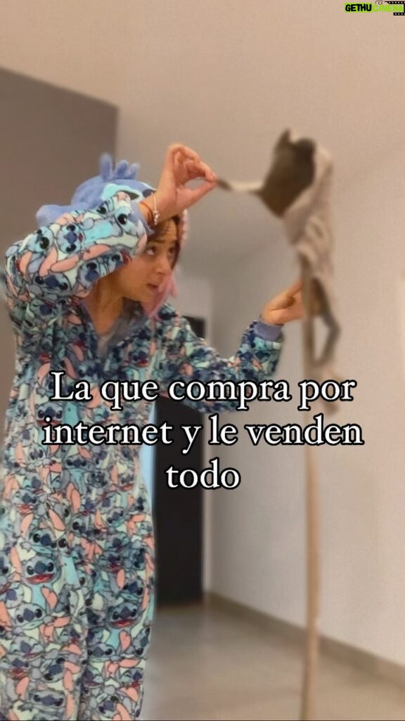 Naiara Awada Instagram - La que compra todo por internet 🤣🤣 etiqueta !!! @cleanit.argentina no existe mejor opción❤️🏠