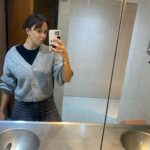 Naiara Awada Instagram - Calle corrientes , una buena comedia teatral , los inmortales , vino tinto , gomitas del Kiosco y mi Buenos Aires amada . Que más puedo pedirle a una noche perfecta. ?????