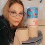 Naike Rivelli Instagram - #cagamiunattimo #naikerivelli #fratellidicrozza @fratellidicrozza #stampa #notizie #notizieimportanti #distrazioni #distrazionidimassa #influencer #tristezza Tranne @ilfattoquotidianoit nessuno ne parla… si parla più di #fedez 🙆🏻‍♀️🙈🤦🏻‍♀️ Situazione davvero di #caccapupù @gastona.it