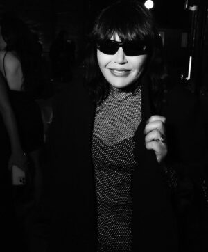 Nakkiah Lui Instagram - had the best night wandering around in my too dark shades and dancing to @florenceandthemachine,
All the thanks to @emmalewisham ! thank you for having me! I am also seriously obsessed with the 72 hydration crème and the plumping mask 😍😍

📸 @chloepaulphoto ❤️❤️
📸 @kittycallaghan ❤️