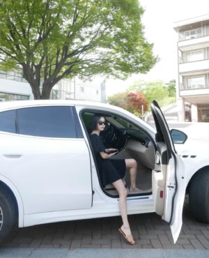 Nam Gyu-ri Instagram - 🍀Best driver🍀

With.까치군🐦🦚🐧

#MASERATIgrecale#👑