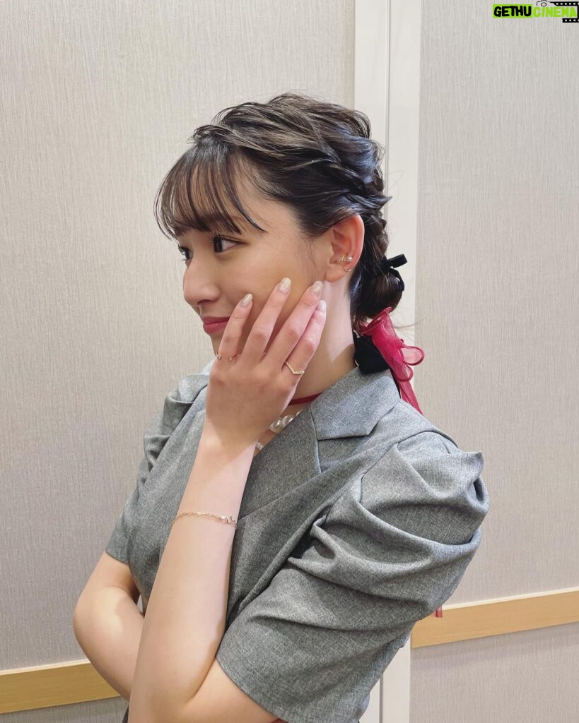 Nana Asakawa Instagram - 浅川梨奈バースデーイベント お越しくださった皆様ありがとうございました✨ ベルリオーズをイメージでグレーと赤リボン🐾笑 たくさんの方にお祝いしてもらって幸せです、 また会おうねありがとう！