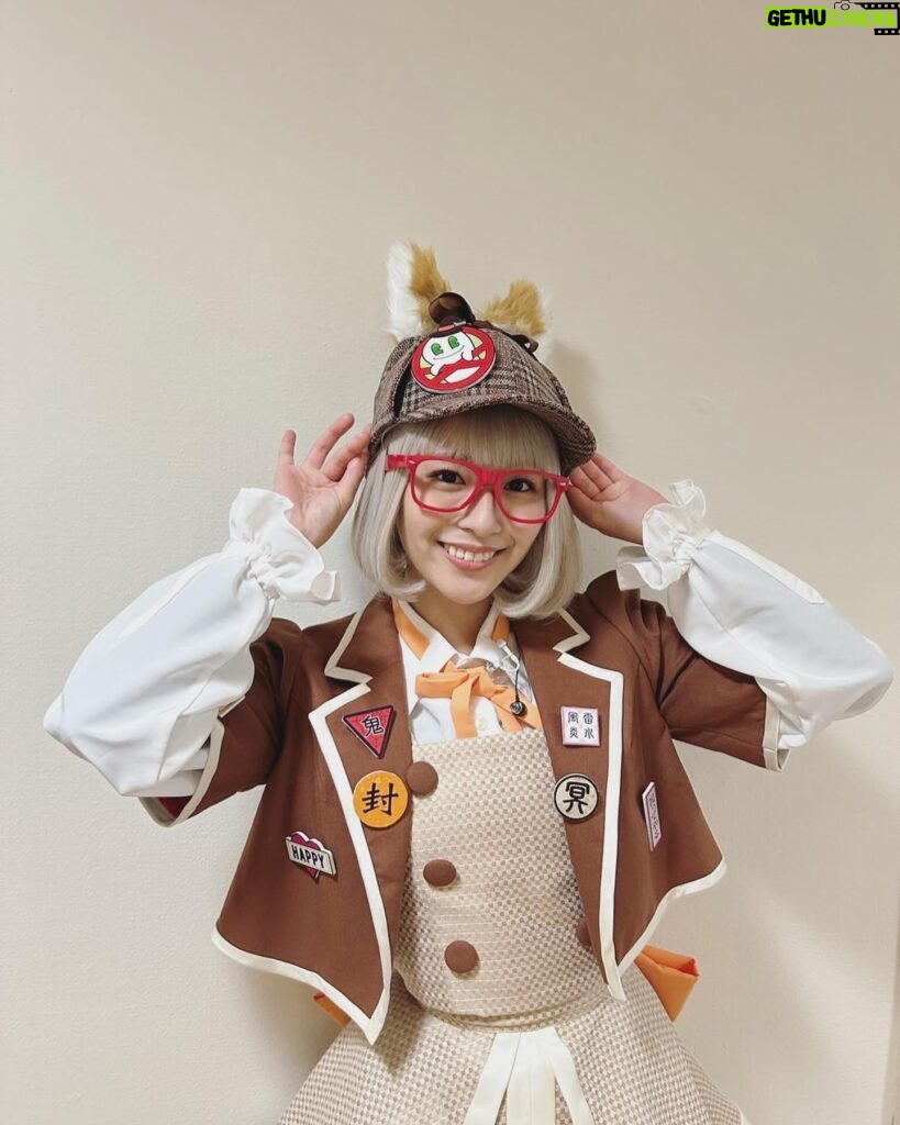 Nana Asakawa Instagram - 明日17:35〜 NHK「ビットワールド」 遂に🦊…！！？？ ナーナ衣装はフリフリガーリーボリューミーで、過去を振り返っても1番フリフリしてる気がします。 歩くとﾌｧｯｻｰﾌｧｯｻｰってする👓笑