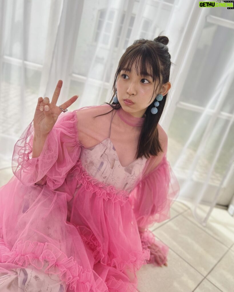 Nana Asakawa Instagram - 浅川梨奈2024カレンダー 本日発売になりました(^^) 12月には渋谷で発売記念イベントも行いますのでもし良ければ会いにきてください☺️ 表紙になった衣装からオフショット🩷
