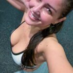 Nana Gouvea Instagram - Everyday we shuffling! 🤘🎶🏋🏻‍♀️🤸🏻‍♀️🍑💦💖 #nanagouvea #outfitoftheday #workout #everydayweshoveling #partyrock #sweaty #beauty #nopainnogain #letsgetit #gymlover #fitfam #fyp #nomakeup #stillpretty 💋💋💋 #malhação #suada #academia #ratadeacademia